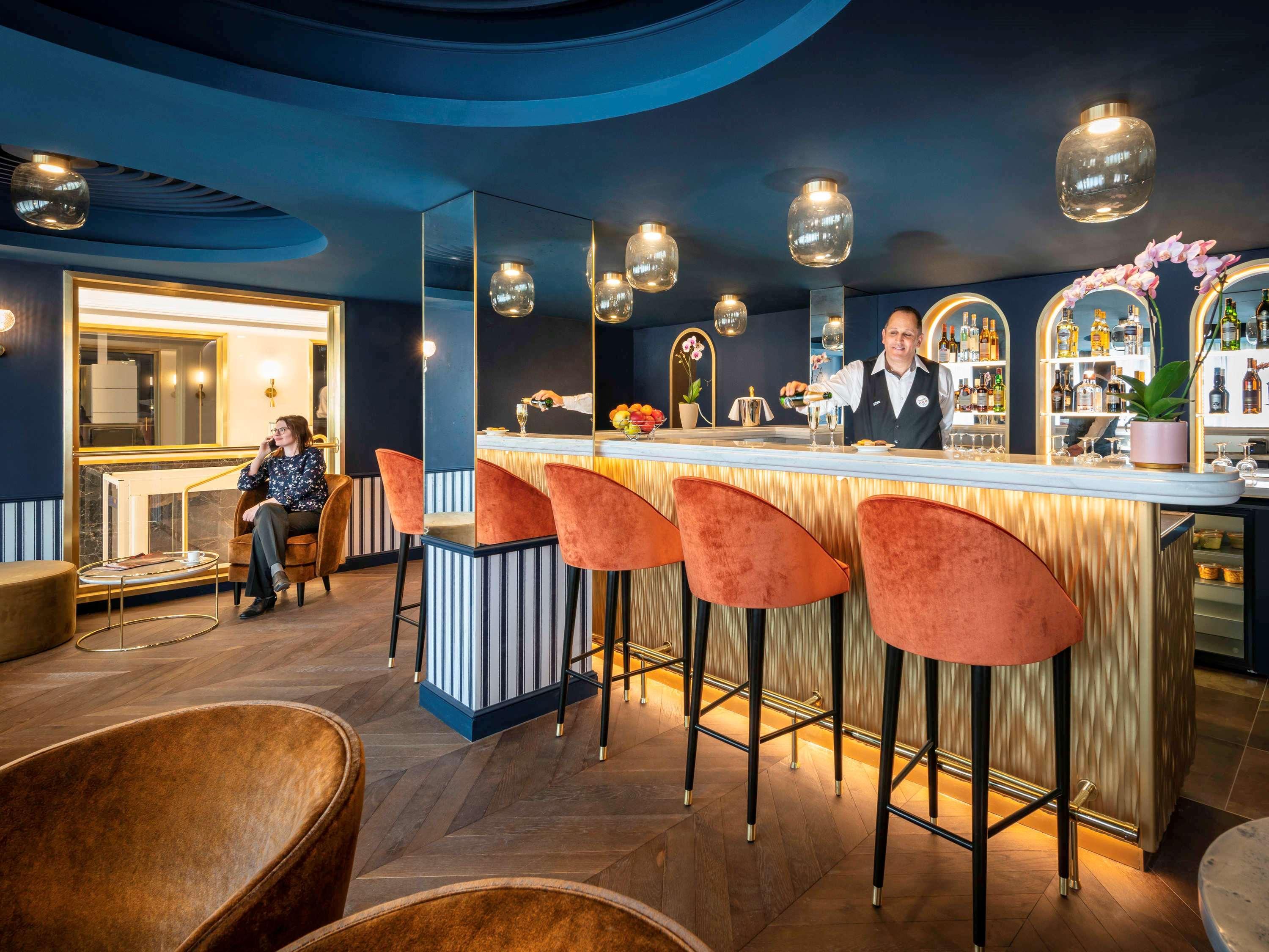 Mercure Versailles Paris Ouest Exterior photo