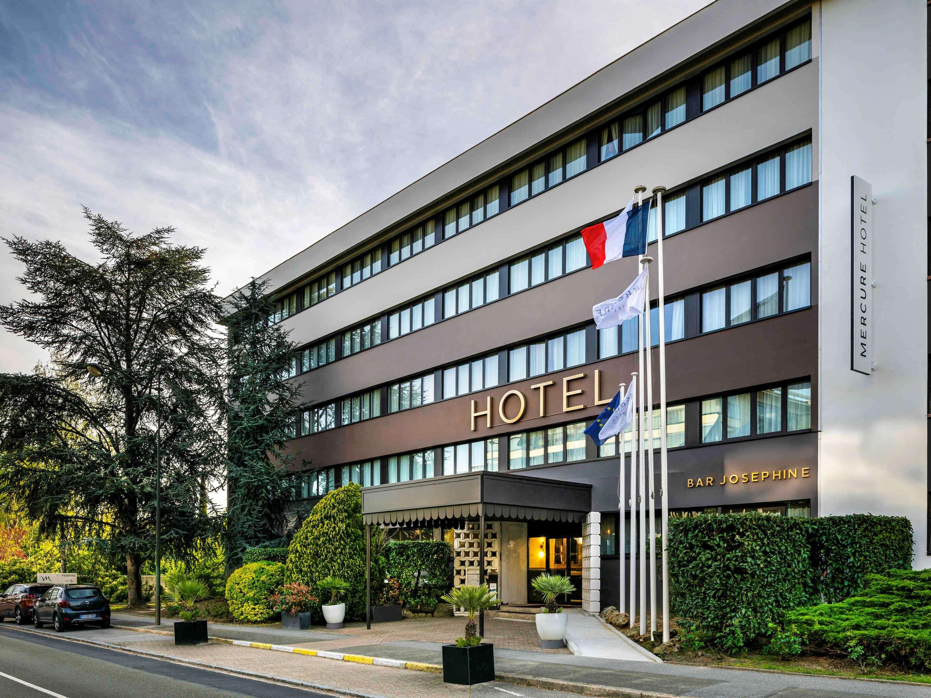 Mercure Versailles Paris Ouest Exterior photo