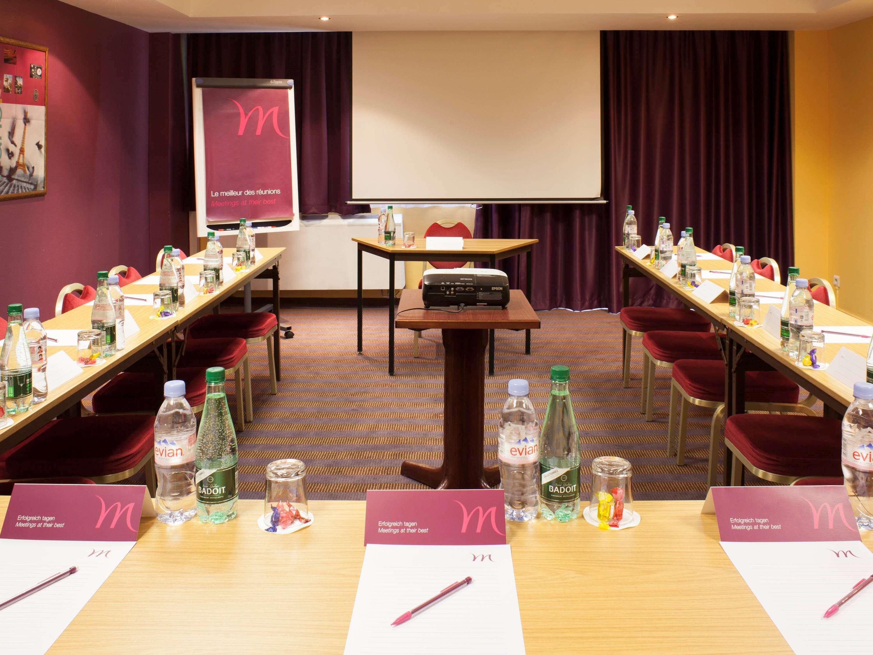 Mercure Versailles Paris Ouest Exterior photo