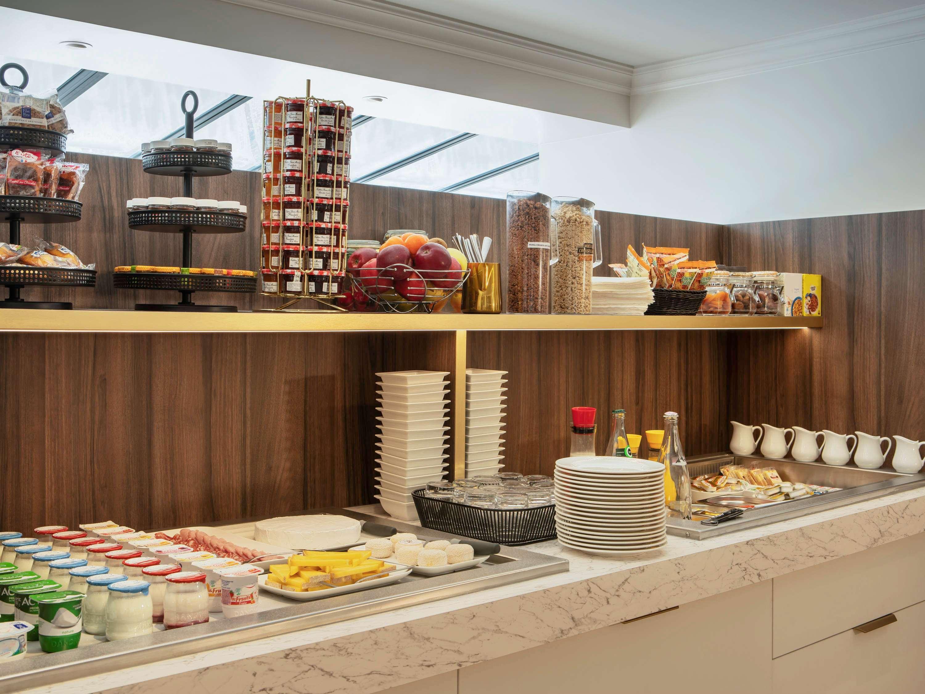 Mercure Versailles Paris Ouest Exterior photo