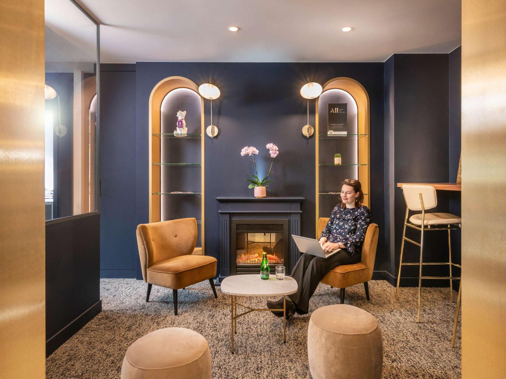 Mercure Versailles Paris Ouest Exterior photo