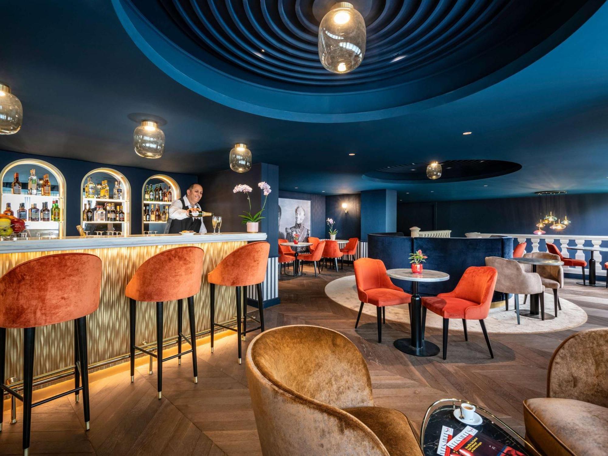 Mercure Versailles Paris Ouest Exterior photo