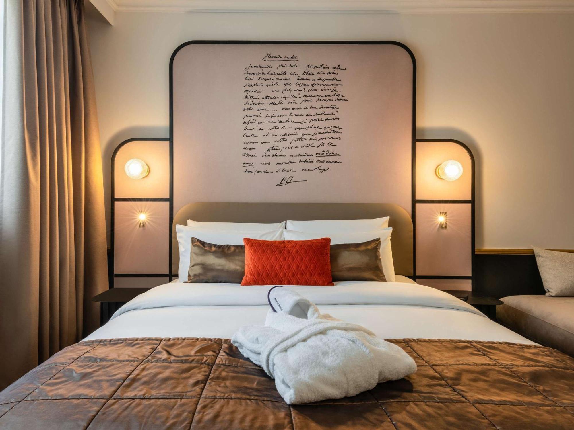 Mercure Versailles Paris Ouest Exterior photo