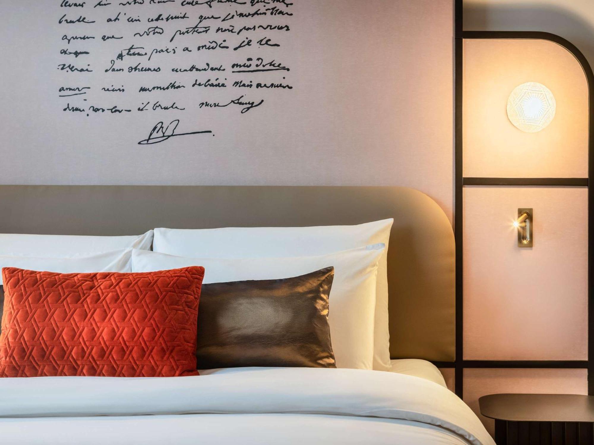 Mercure Versailles Paris Ouest Exterior photo