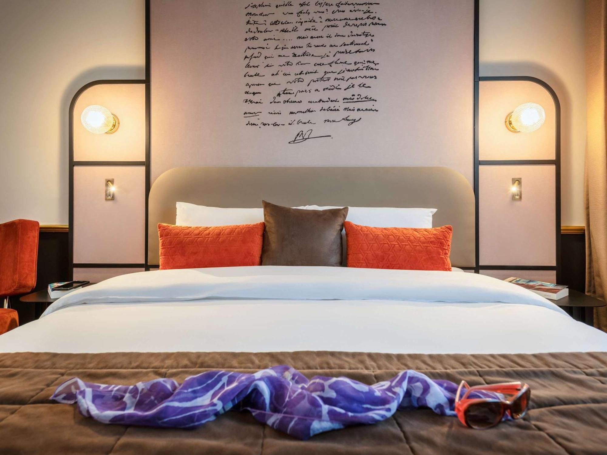 Mercure Versailles Paris Ouest Exterior photo