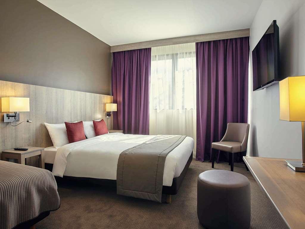 Mercure Versailles Paris Ouest Exterior photo